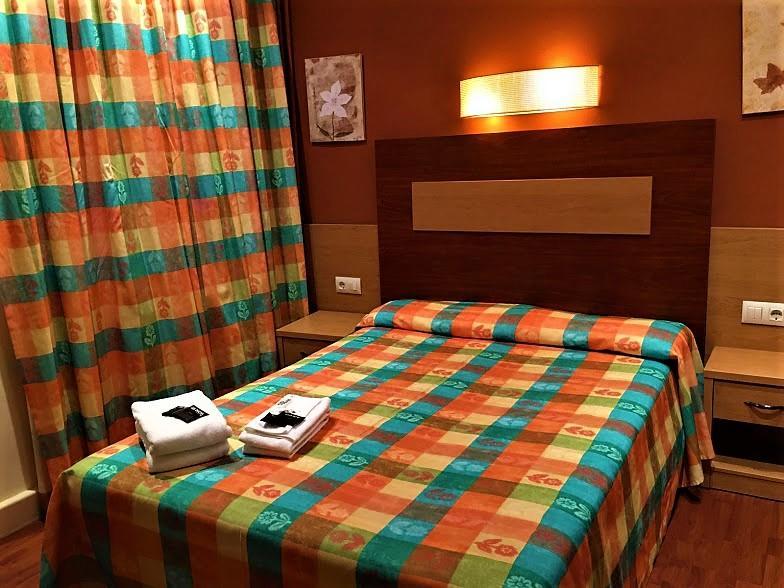 Hotel La Fonda Dels Pirineus Macanet De Cabrenys Ngoại thất bức ảnh