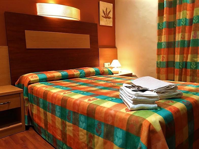 Hotel La Fonda Dels Pirineus Macanet De Cabrenys Ngoại thất bức ảnh